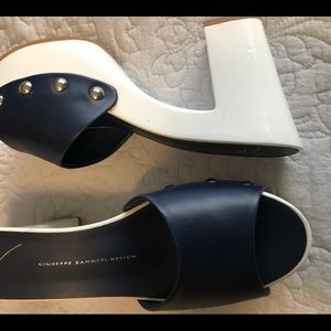 GIUSEPPE Blue/white wedge heels, NEW, Never worn